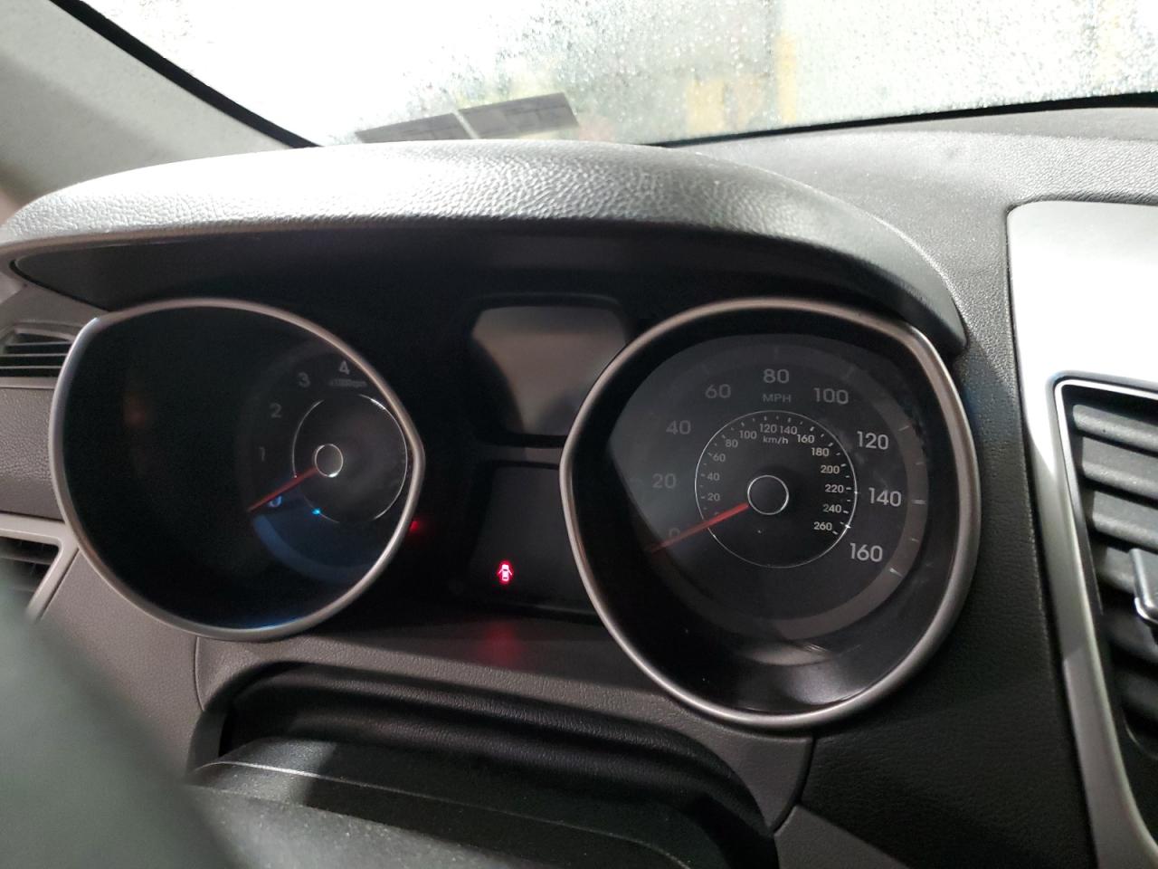 2015 Hyundai Elantra - Image 9