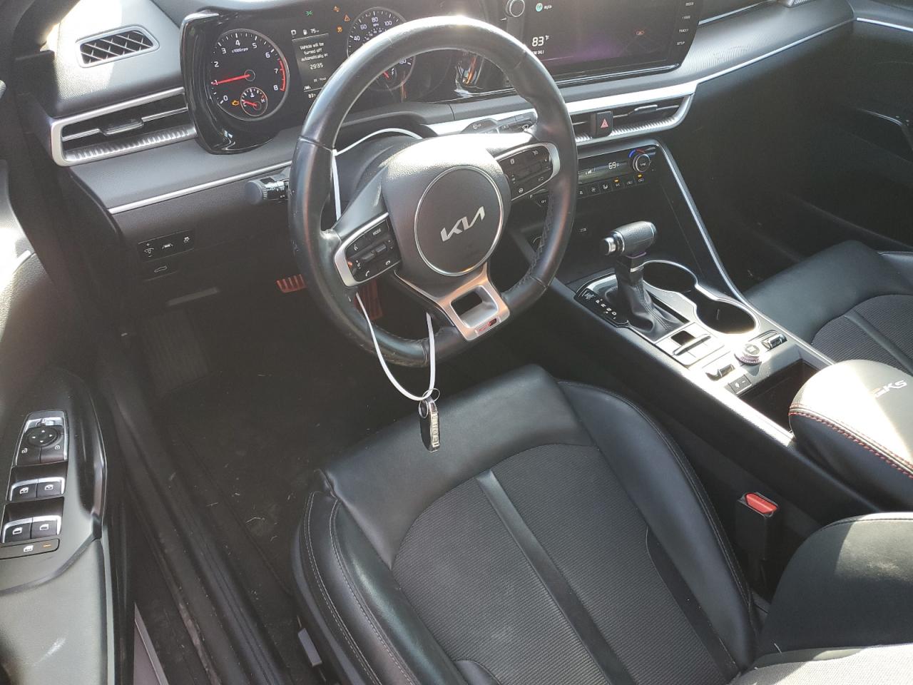 2022 Kia K5 - Image 8