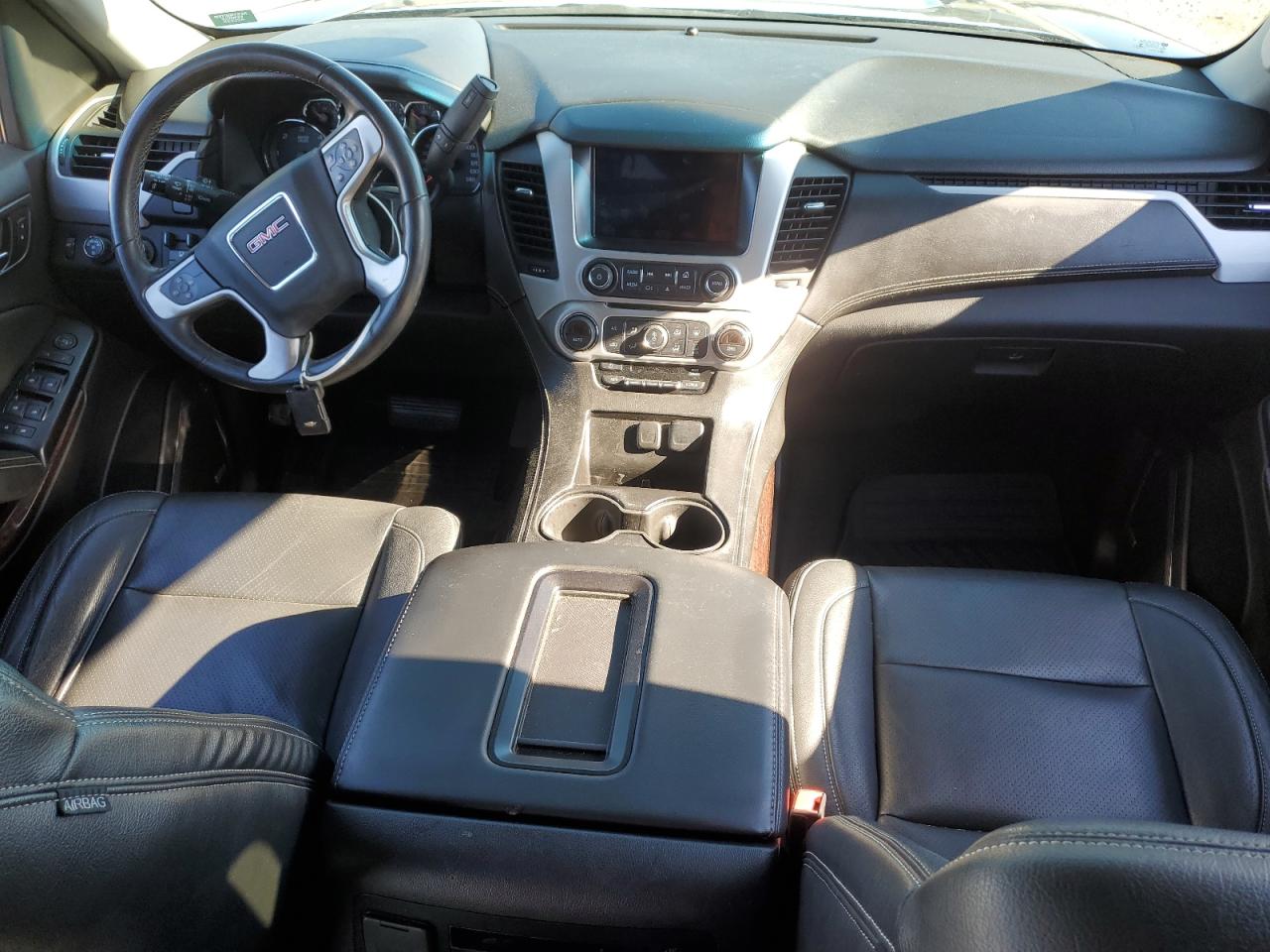 2016 GMC Yukon - Image 8