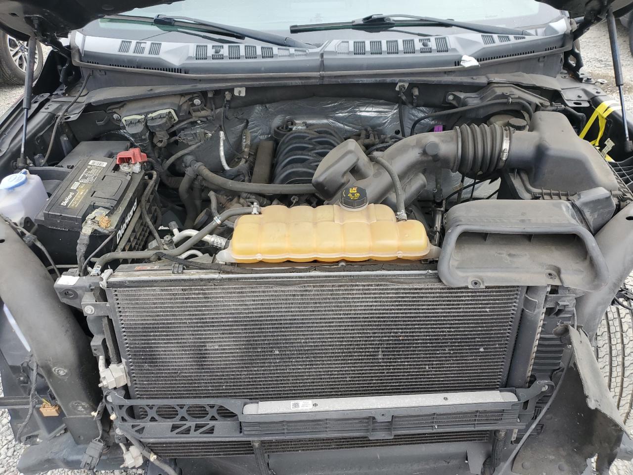 2016 Ford F-150 - Image 12