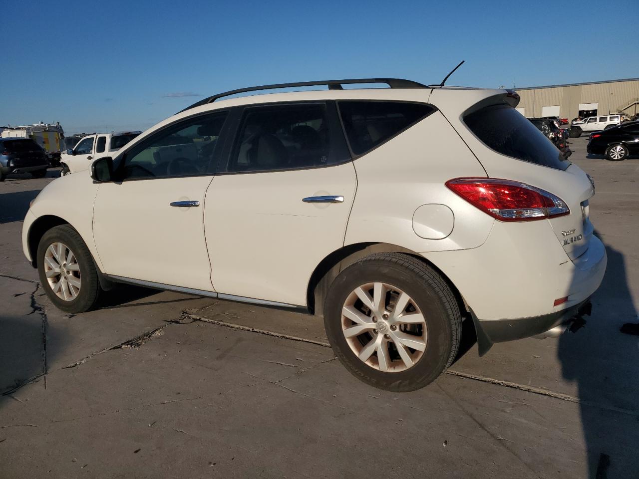 2014 Nissan Murano - Image 2