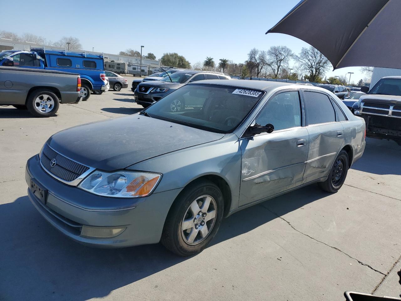 2000 Toyota Avalon - Image 1