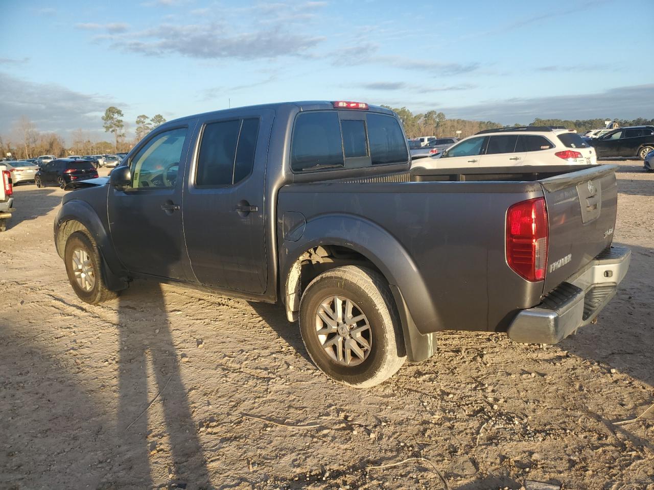 2019 Nissan Navara (Frontier) - Image 2