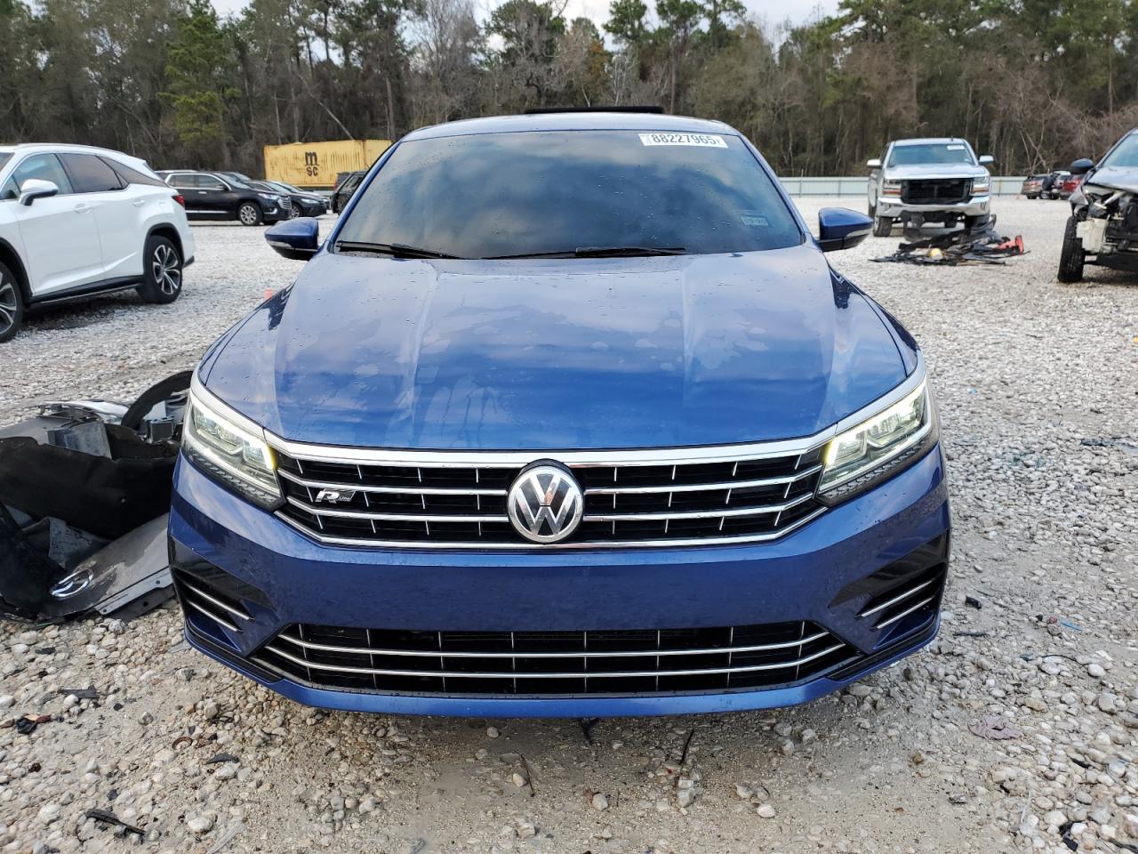 2017 Volkswagen Passat - Image 5