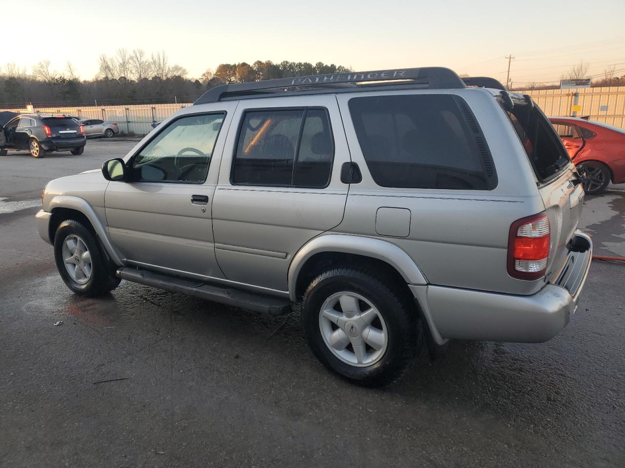 2002 Nissan Pathfinder - Image 2