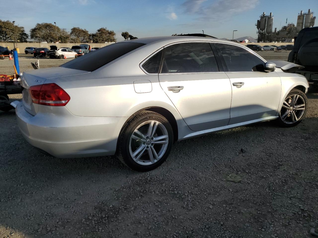 2015 Volkswagen Passat - Image 3