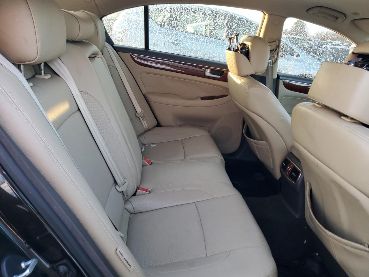 2013 Hyundai Genesis - Image 10