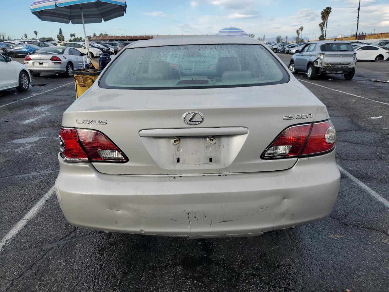 2003 Lexus ES - Image 6
