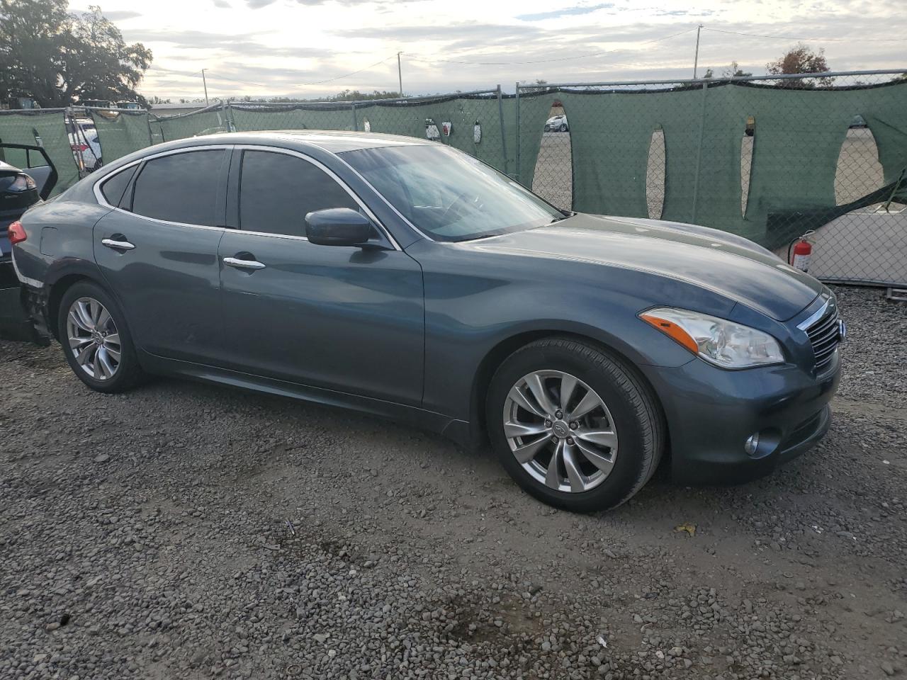 2012 Infiniti M - Image 4