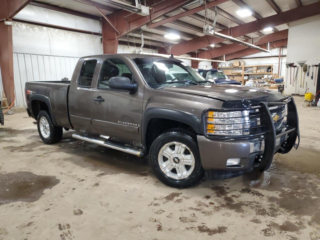 2007 Chevrolet Silverado - Image 4
