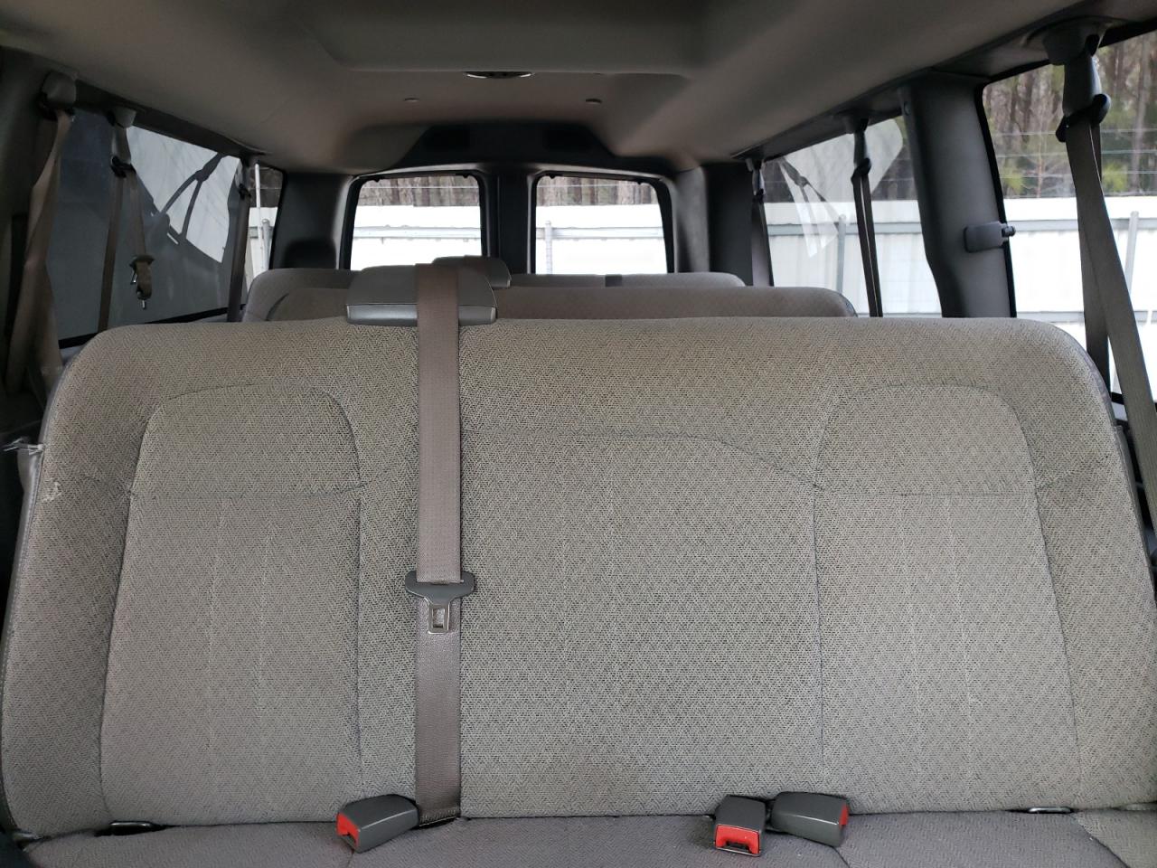 2017 Chevrolet Express - Image 10