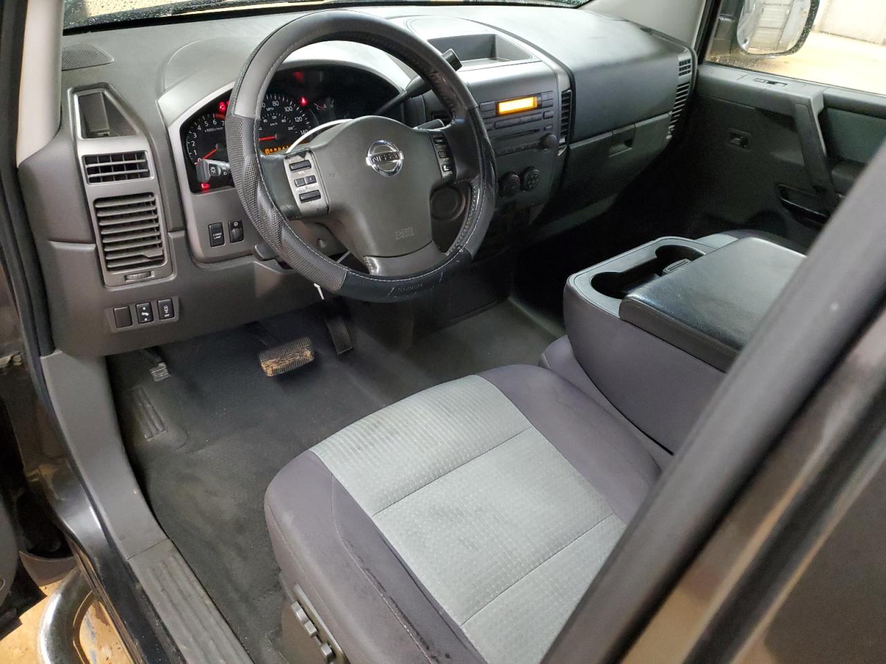 2007 Nissan Titan - Image 8