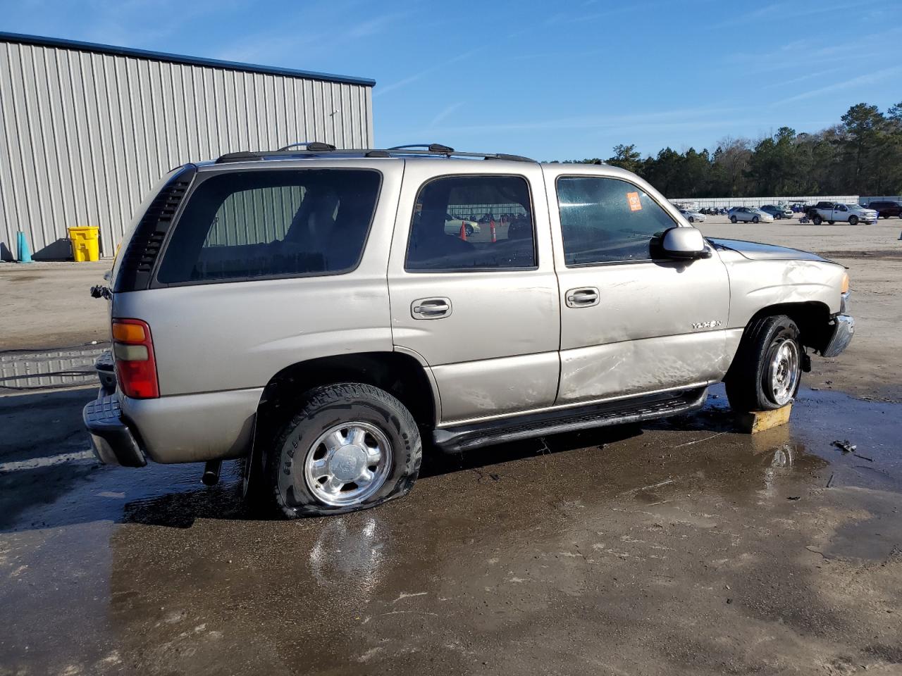 2003 GMC Yukon - Image 3