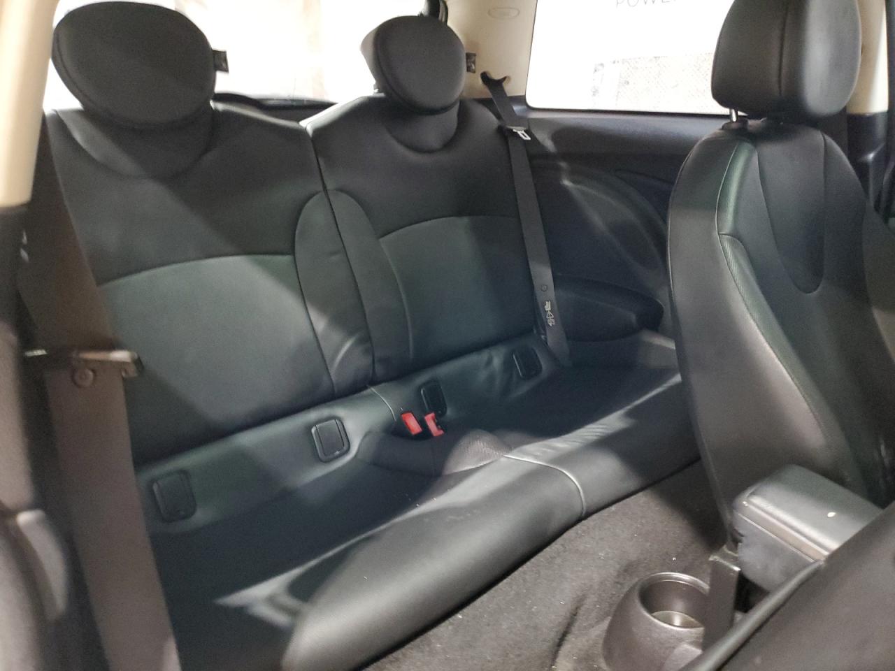 2011 MINI Cooper - Image 10