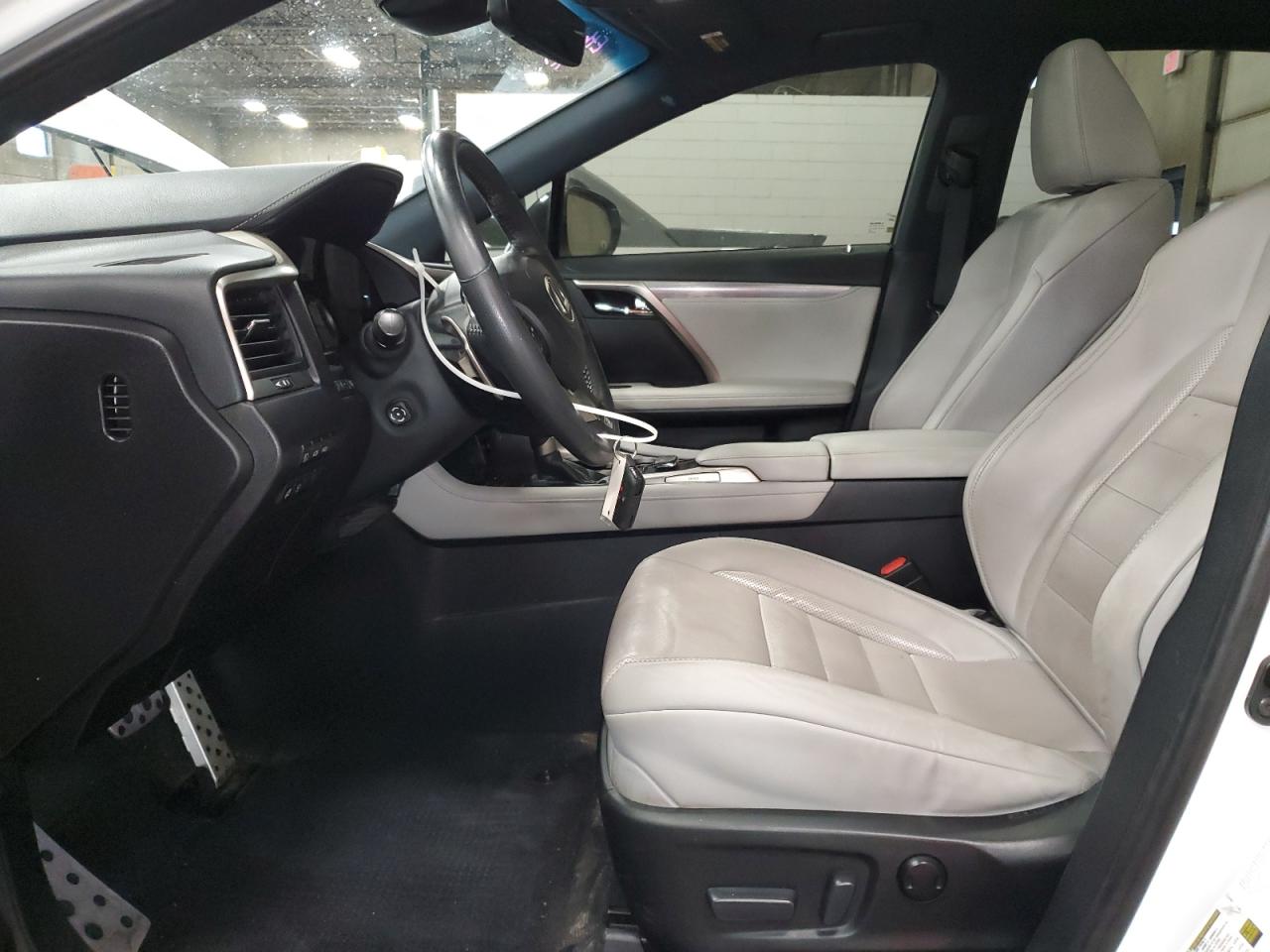 2017 Lexus RX - Image 7