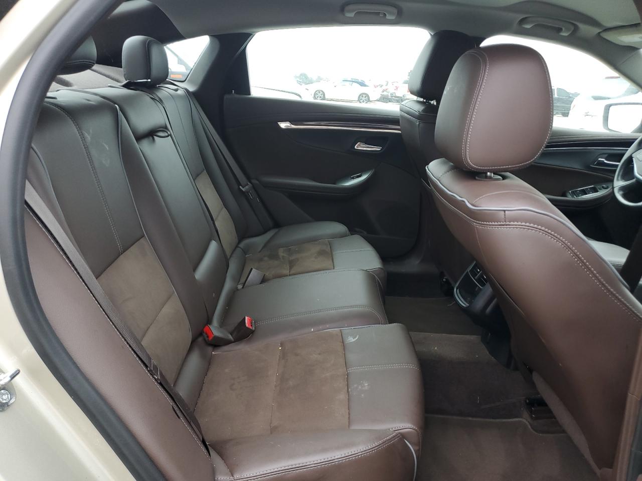 2015 Chevrolet Impala - Image 10