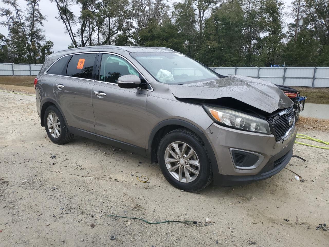 2016 Kia Sorento - Image 4