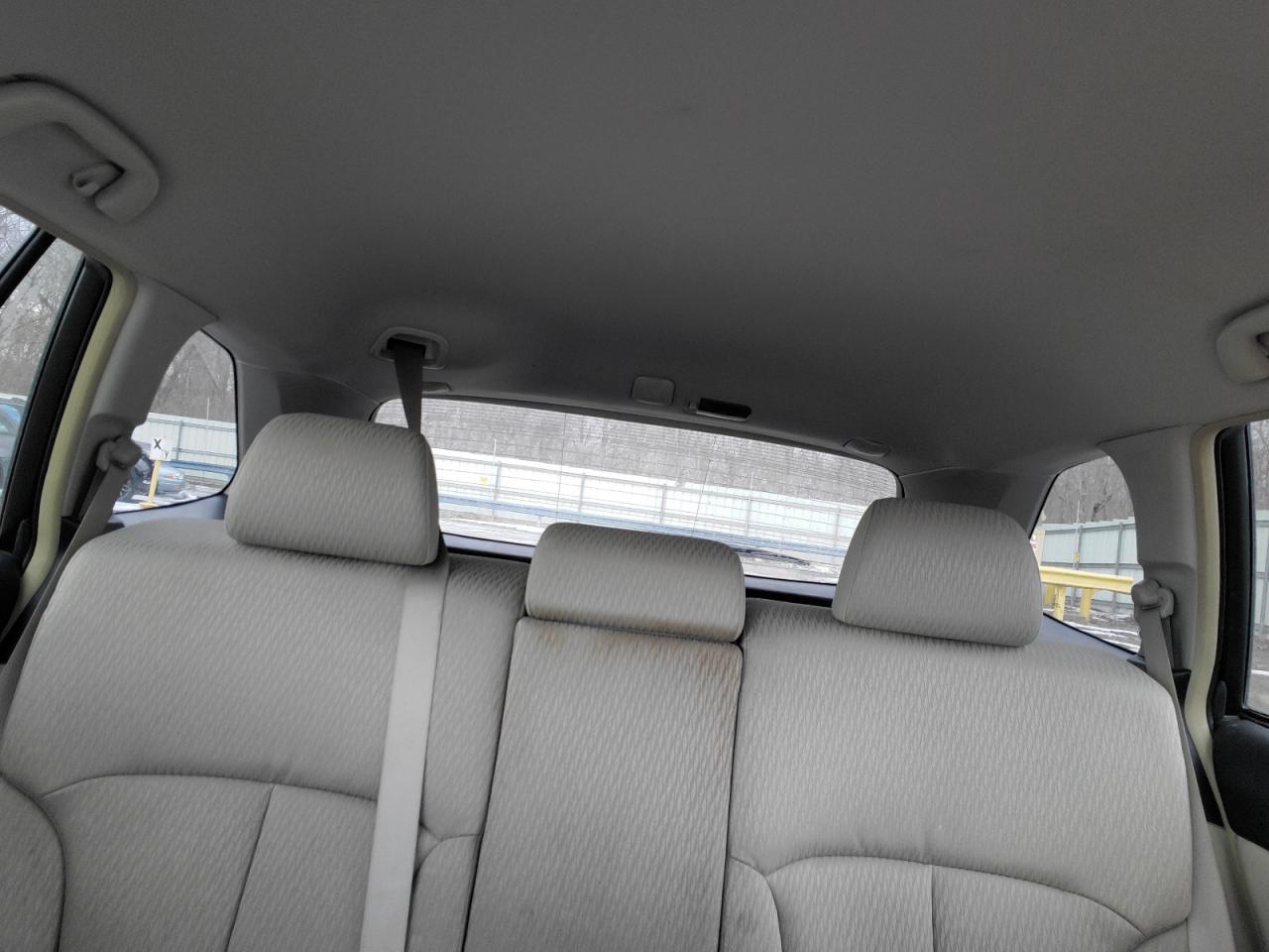 2012 Subaru Outback - Image 10