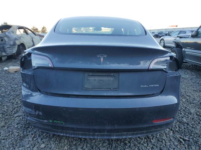  TESLA MODEL 3 2022 Серый