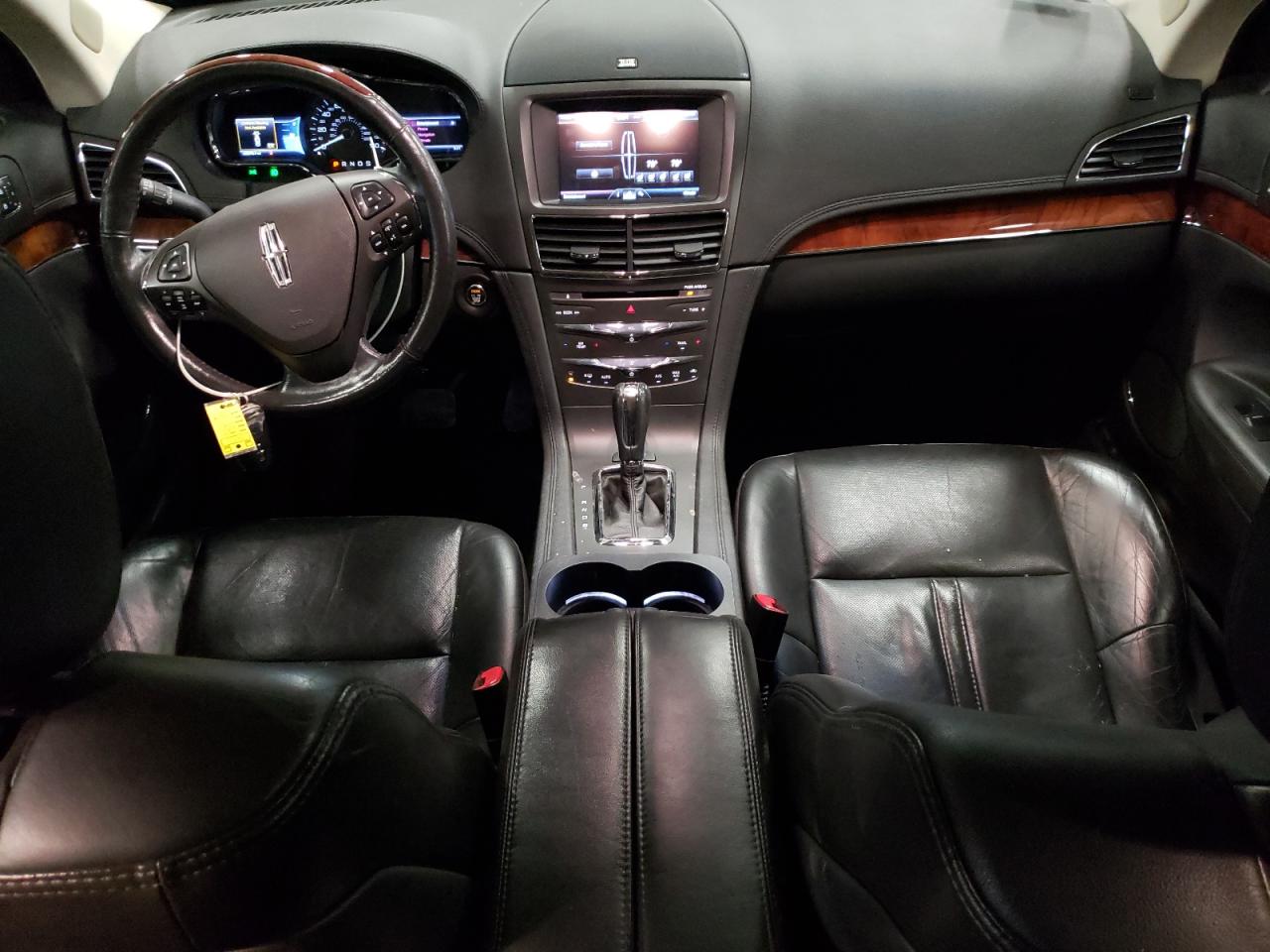 2013 Lincoln MKT - Image 8