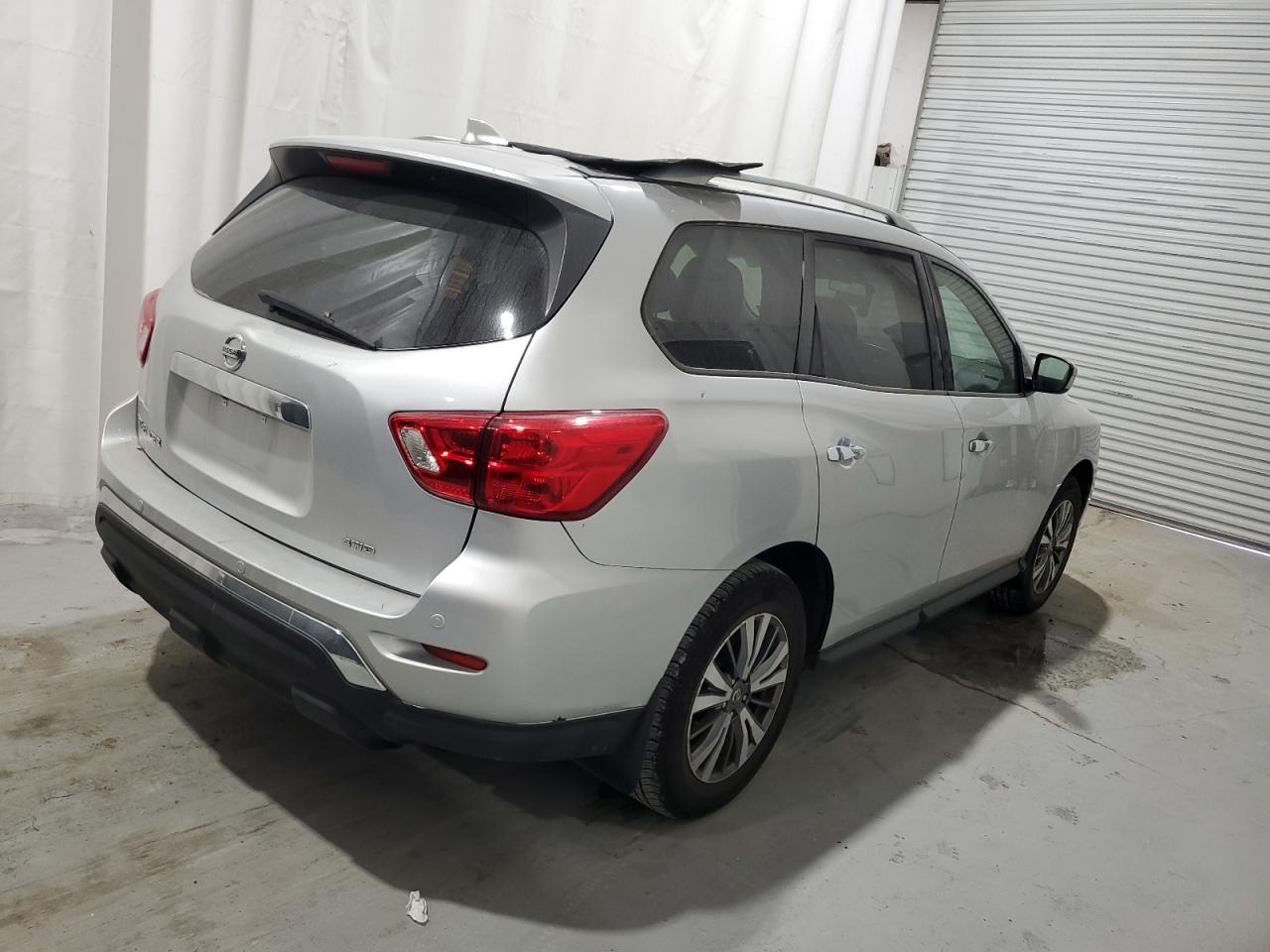 2020 Nissan Pathfinder - Image 3