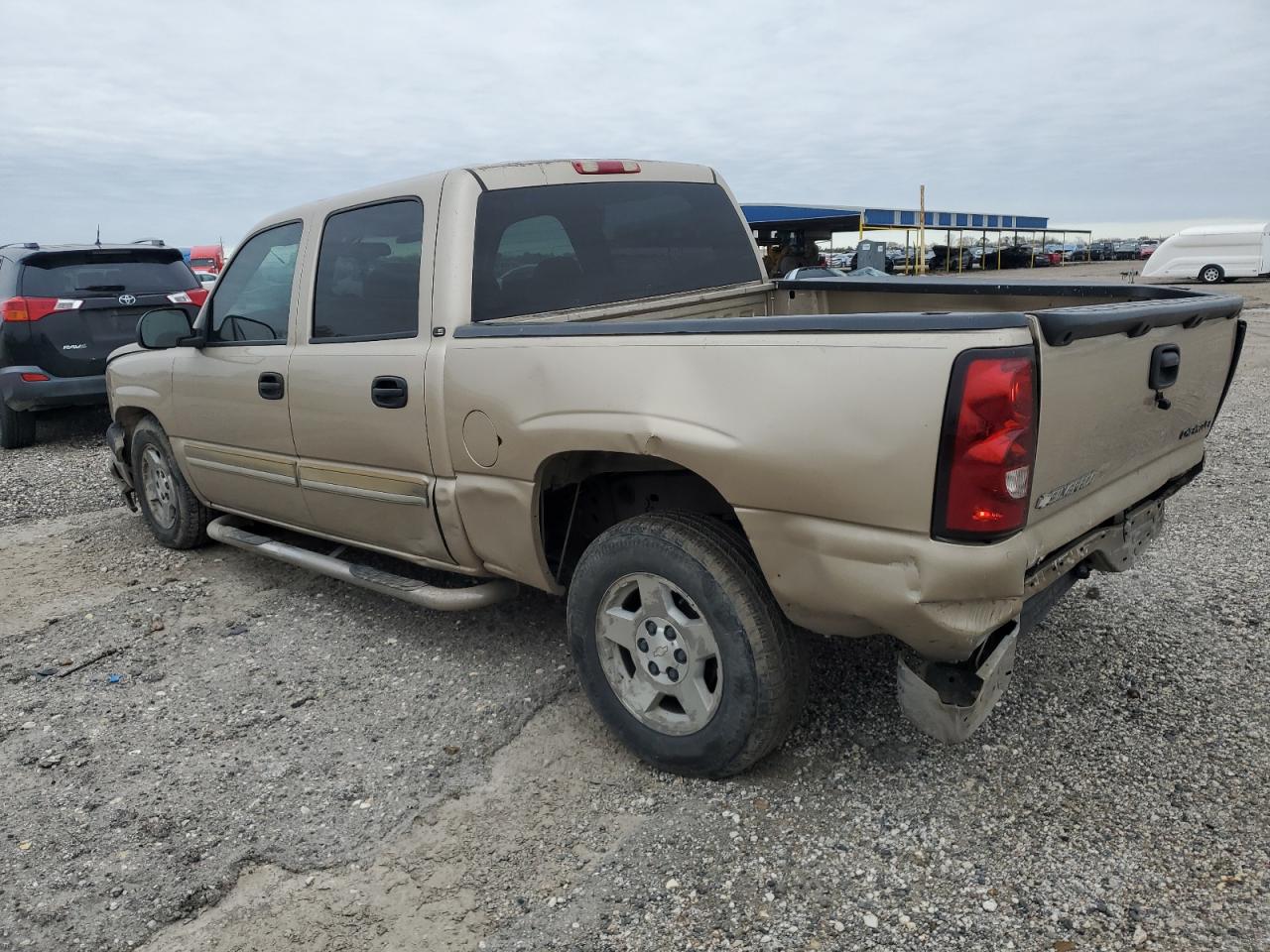 2005 Chevrolet Silverado - Image 2