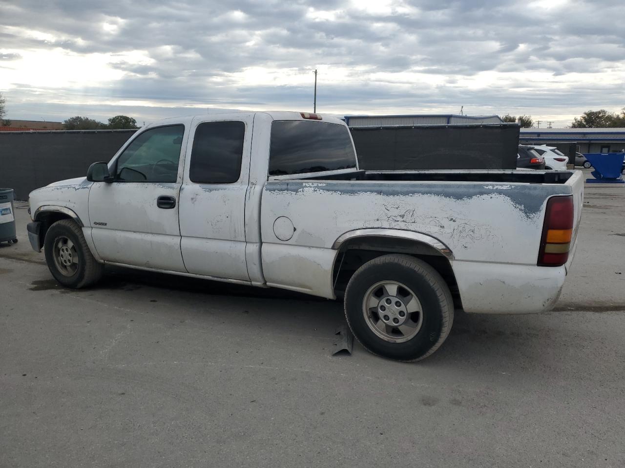 2001 Chevrolet Silverado - Image 2