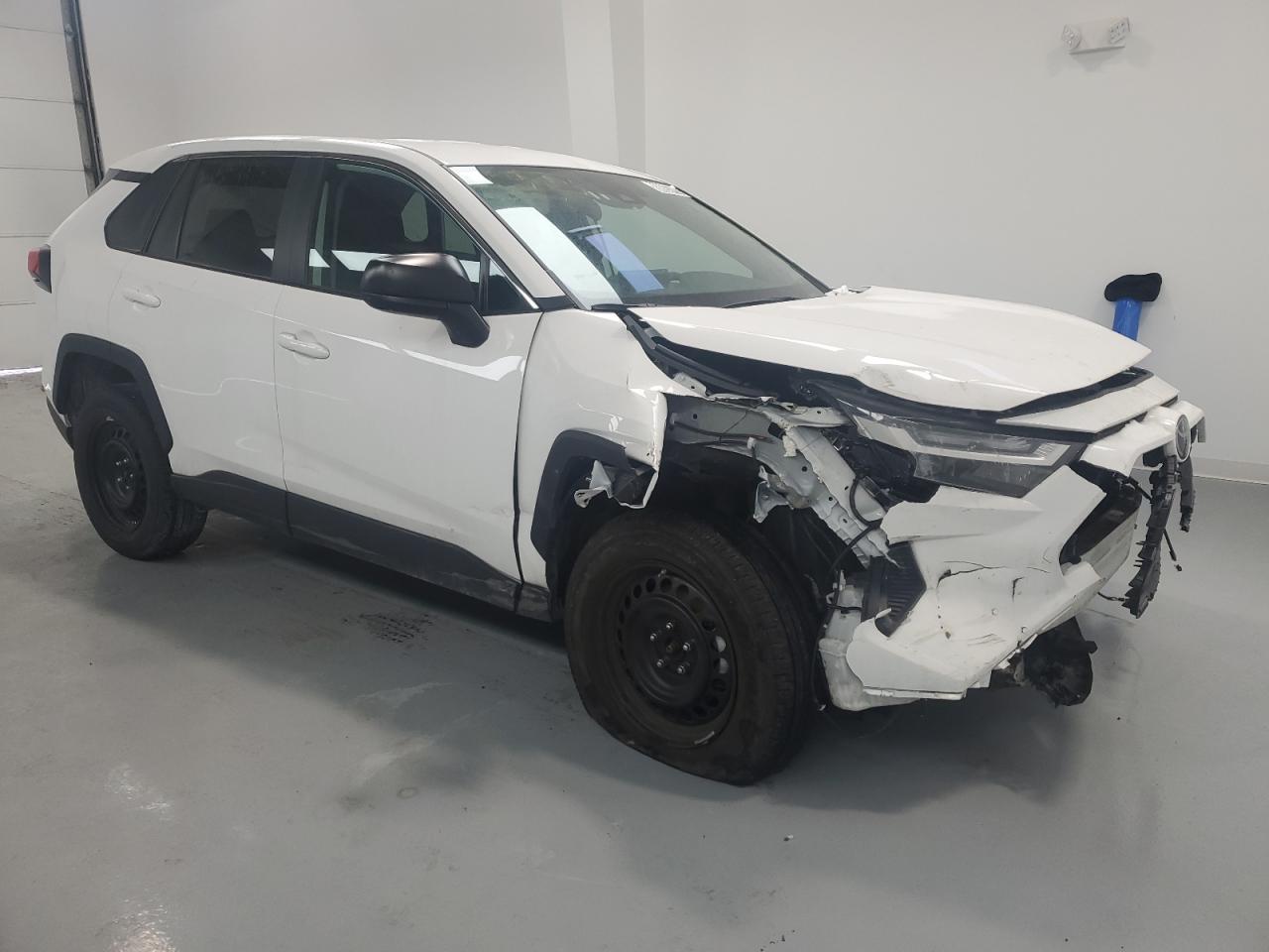 2024 Toyota RAV 4 - Image 4