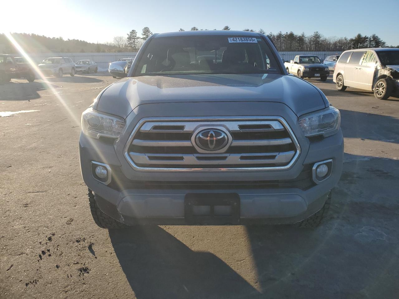 2018 Toyota Tacoma - Image 5