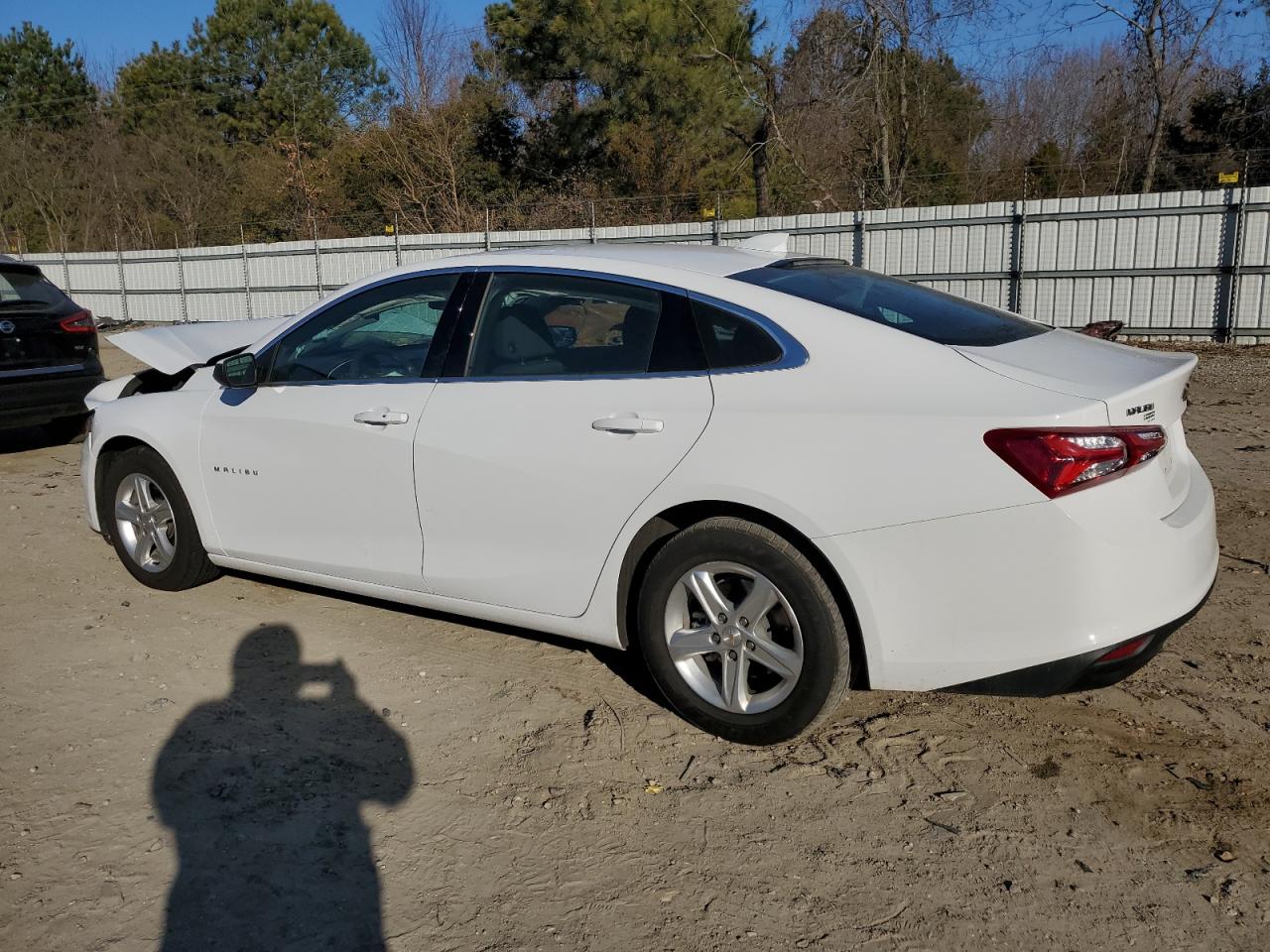 2022 Chevrolet Malibu - Image 2