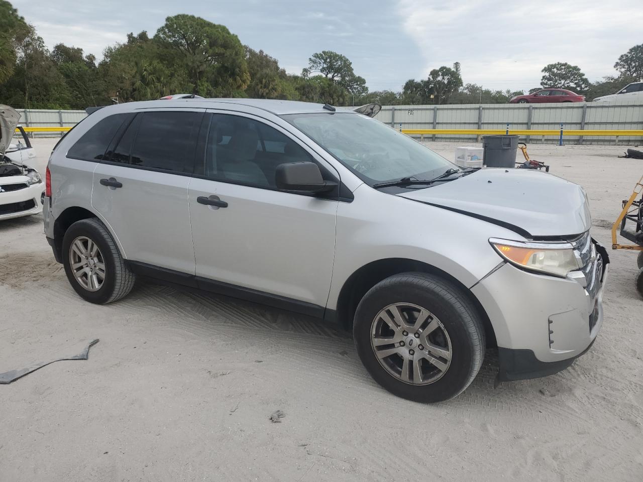 2011 Ford Edge - Image 4