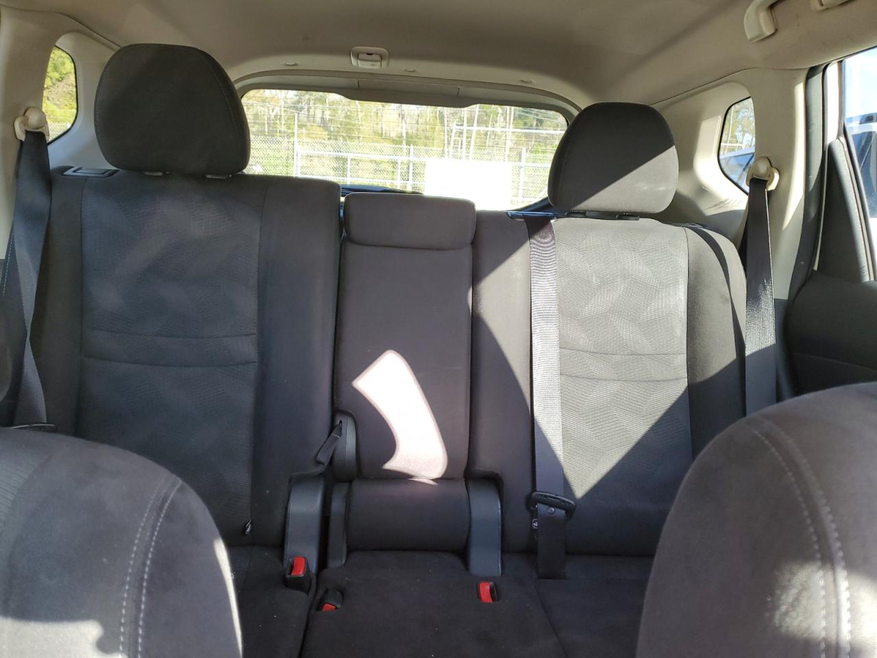 2015 Nissan Rogue - Image 10