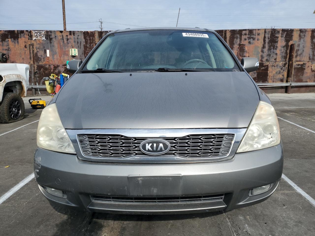 2011 Kia Sedona - Image 5