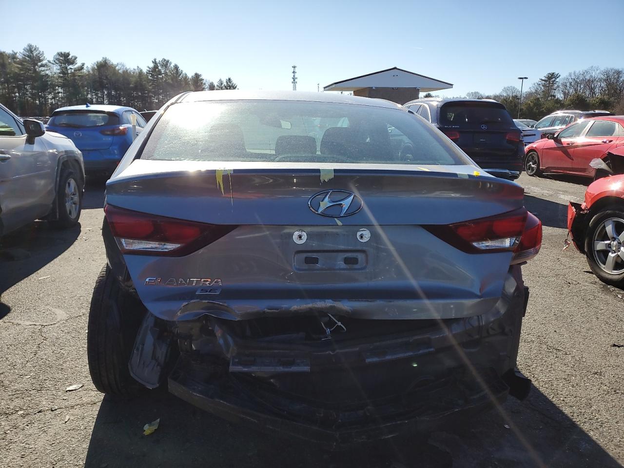 2018 Hyundai Elantra - Image 6