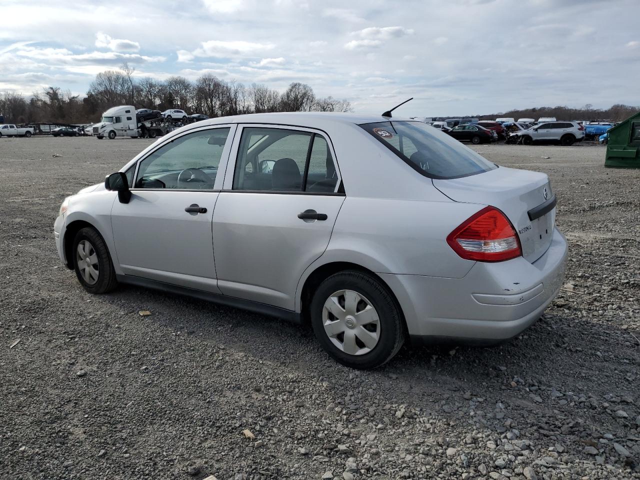 2009 Nissan Versa - Image 2
