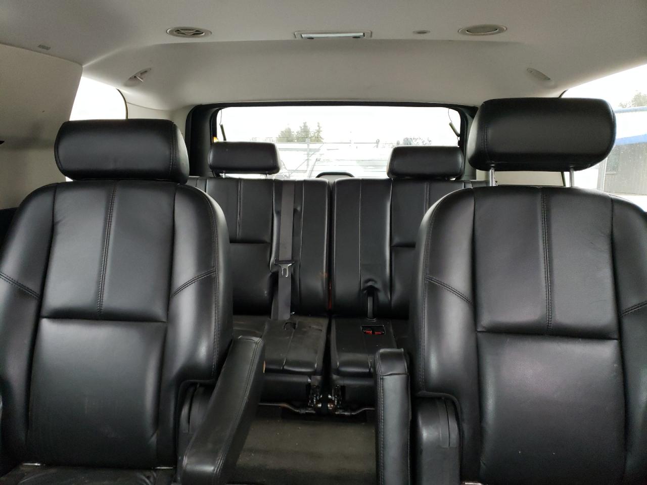 2007 GMC Yukon - Image 10