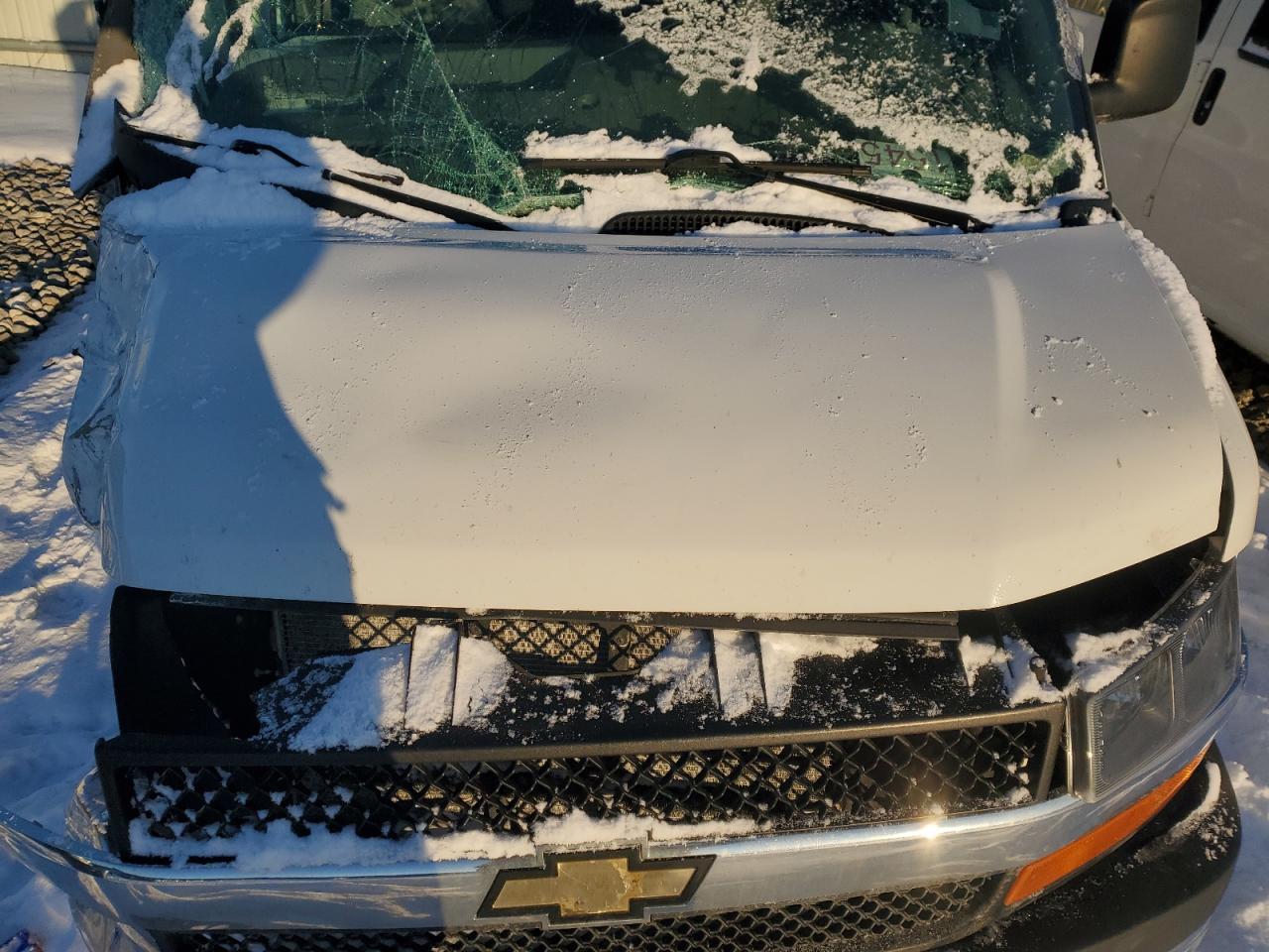 2017 Chevrolet Express - Image 11