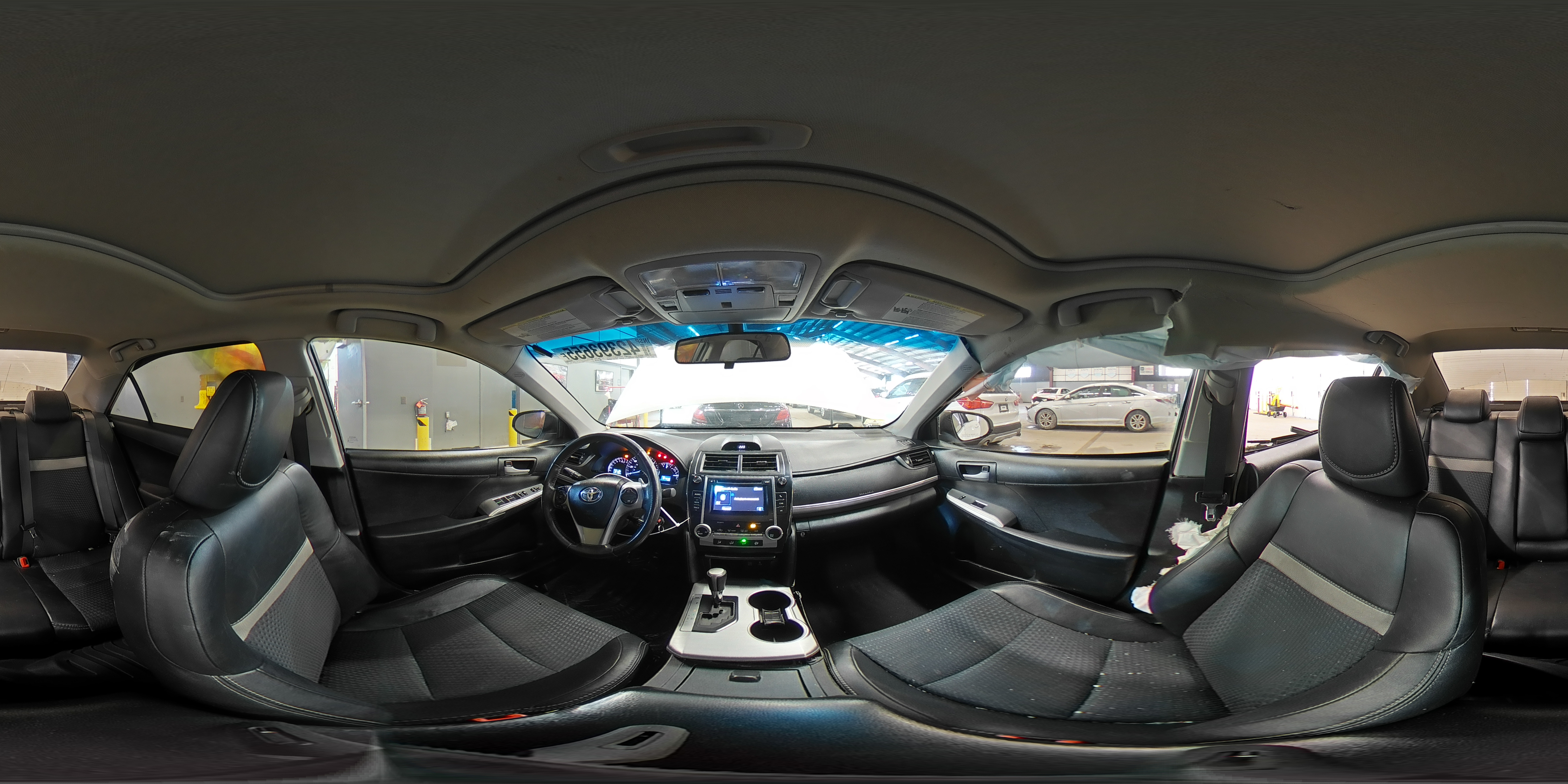 2012 Toyota Camry - Image 12
