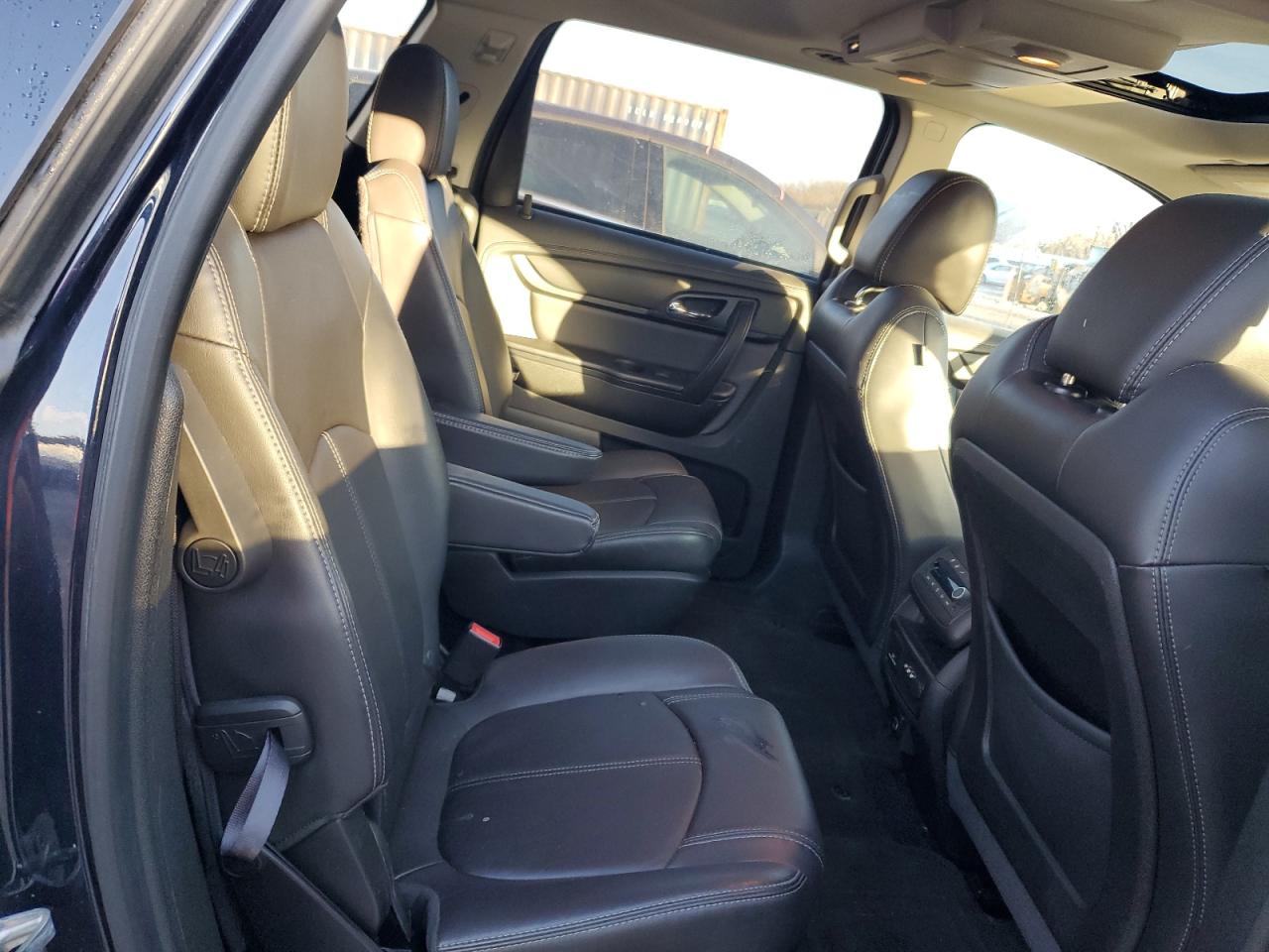 2017 Chevrolet Traverse - Image 11