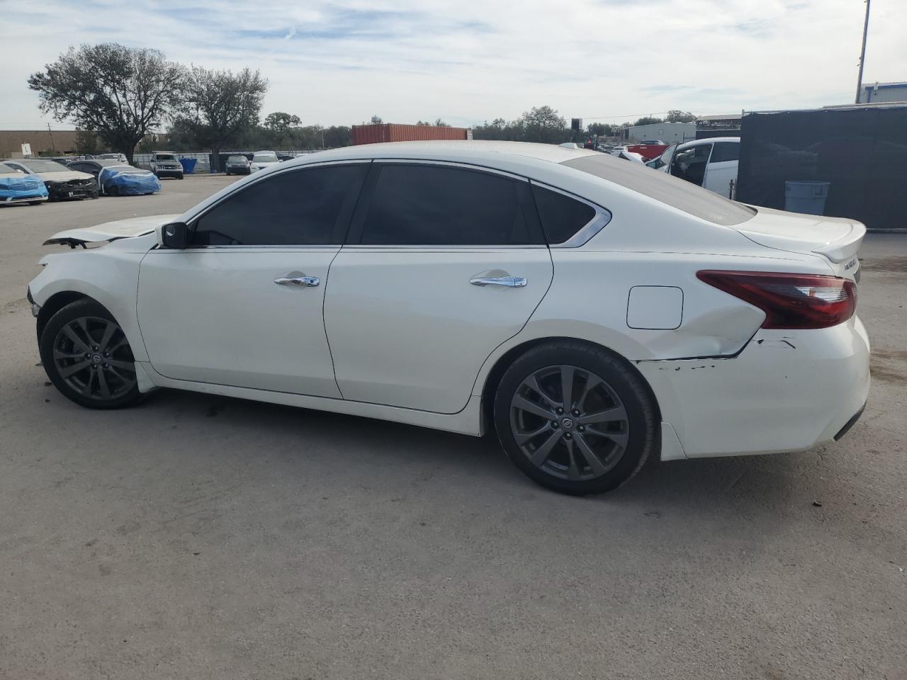 2018 Nissan Altima - Image 2