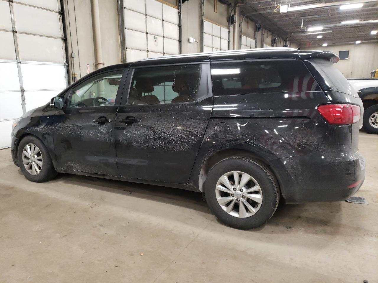 2015 Kia Sedona - Image 2