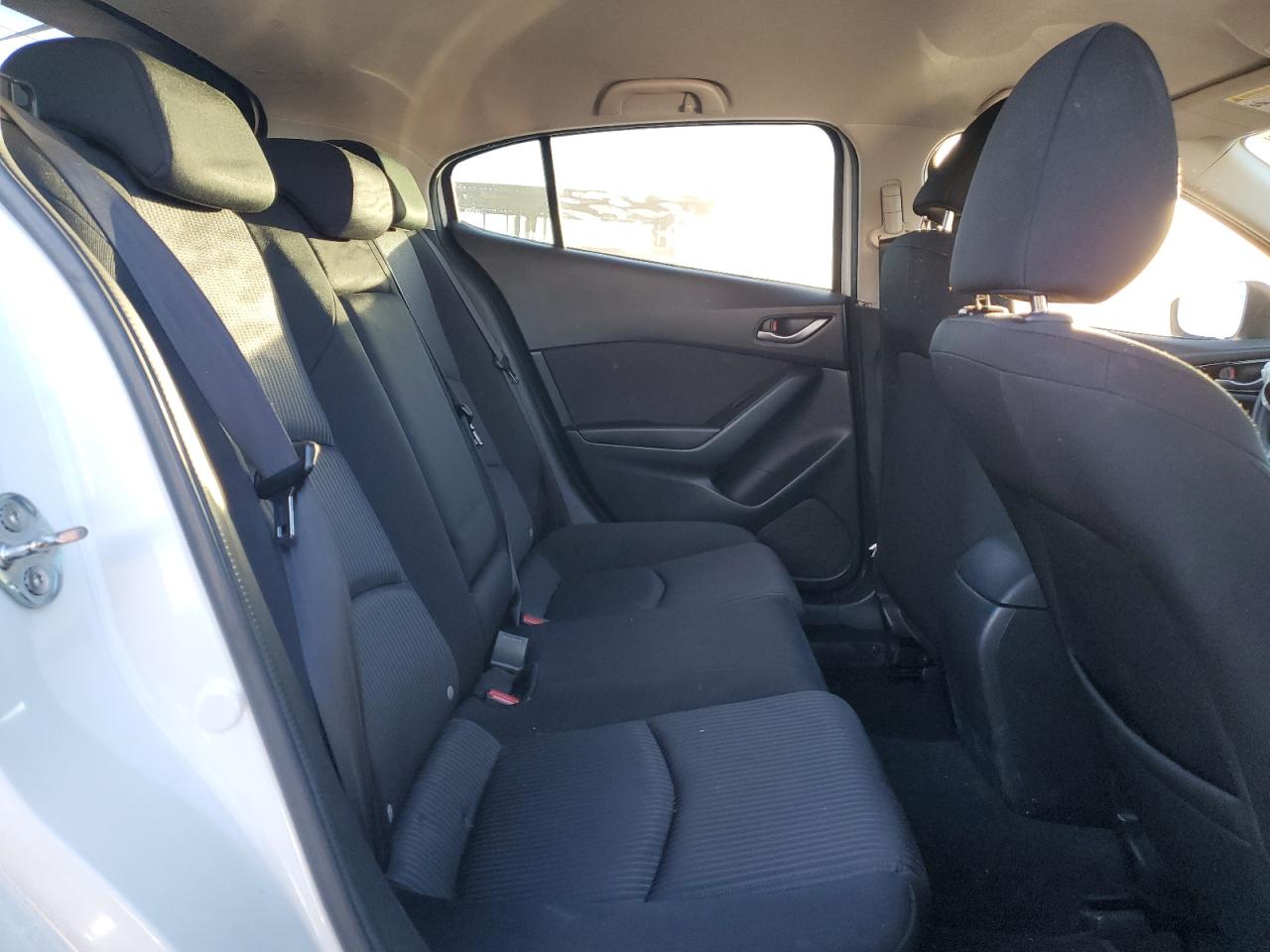 2016 Mazda 3 - Image 10