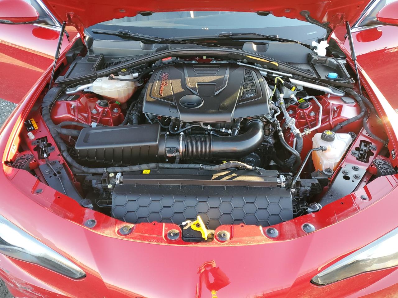 2017 Alfa Romeo Giulia - Image 11