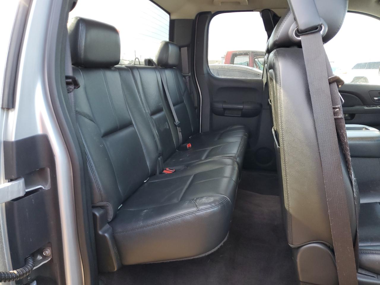 2013 Chevrolet Silverado - Image 10