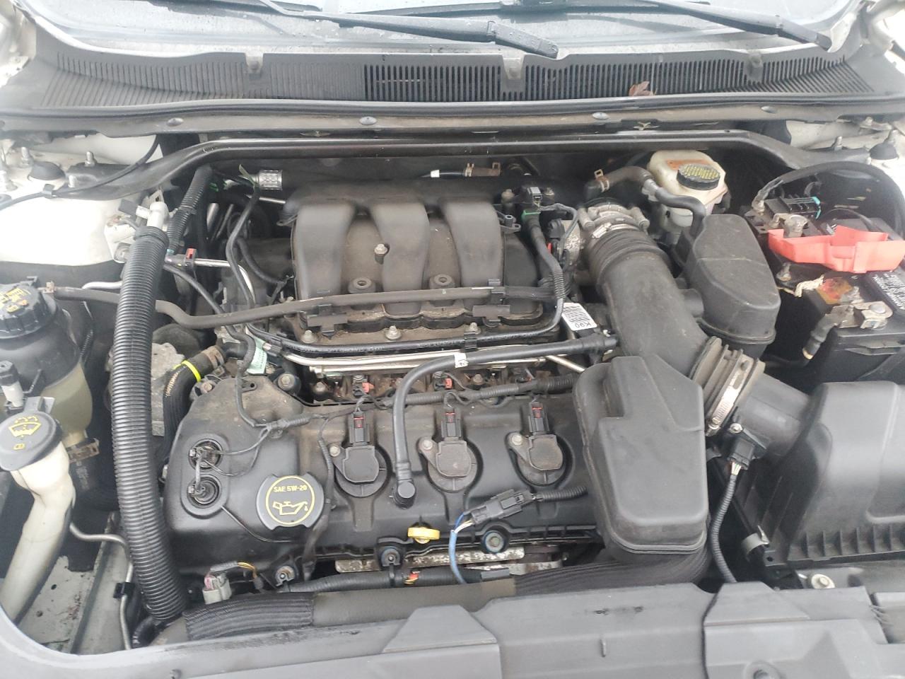 2014 Ford Taurus - Image 11