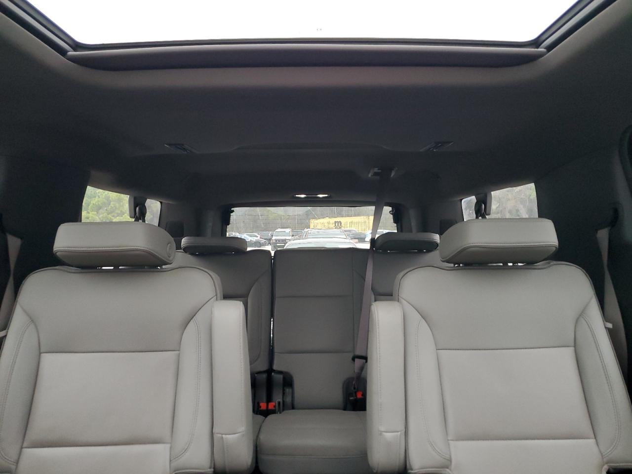 2022 GMC Yukon - Image 10