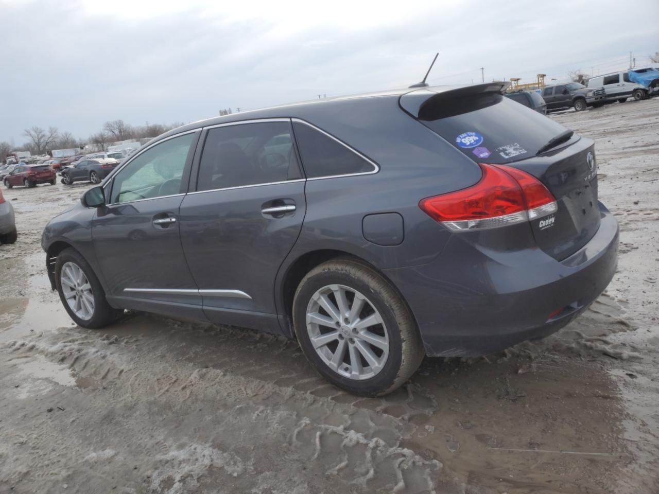 2011 Toyota Venza - Image 2