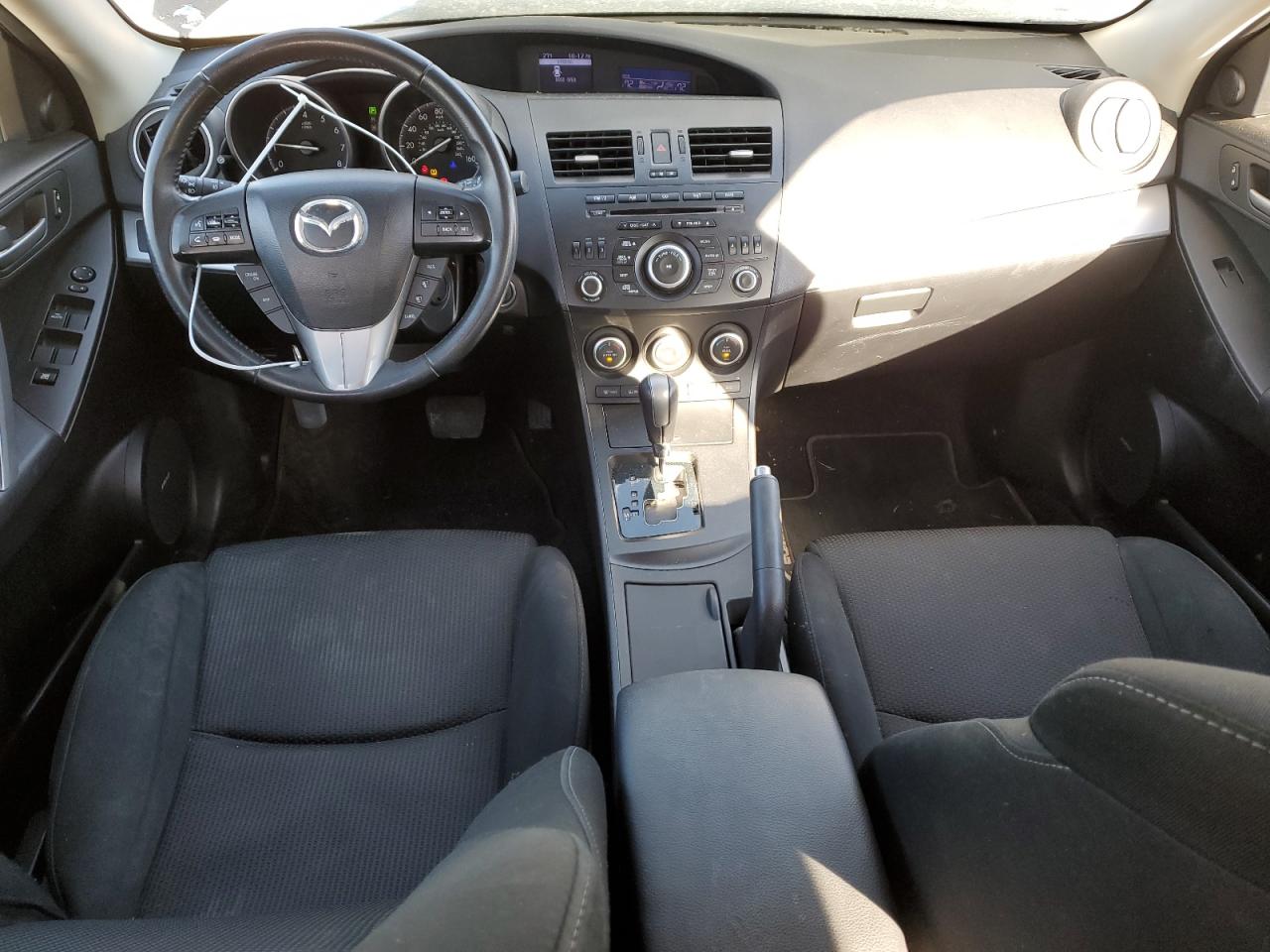 2012 Mazda 3 - Image 8