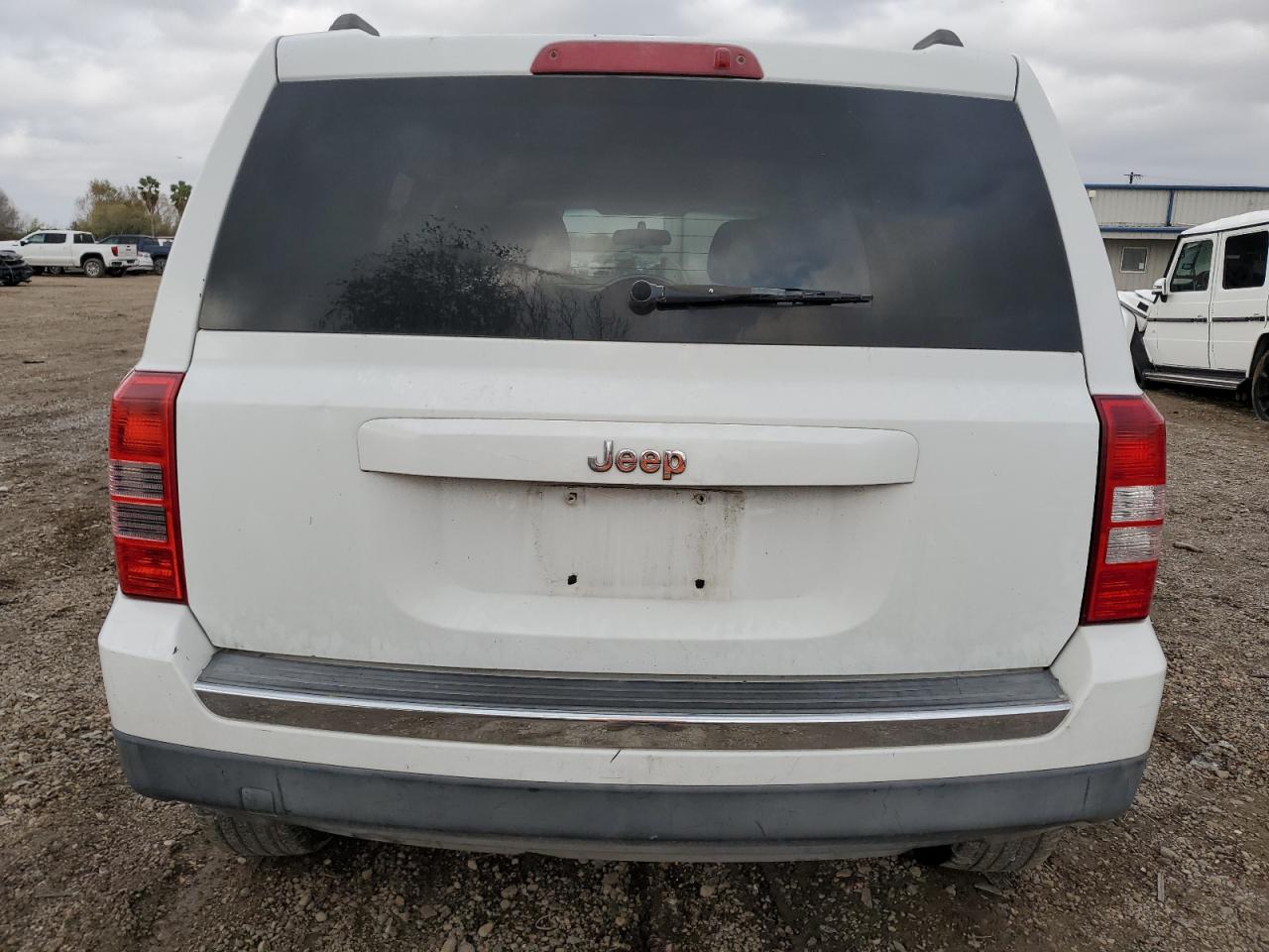 2012 Jeep Liberty (Patriot) - Image 6