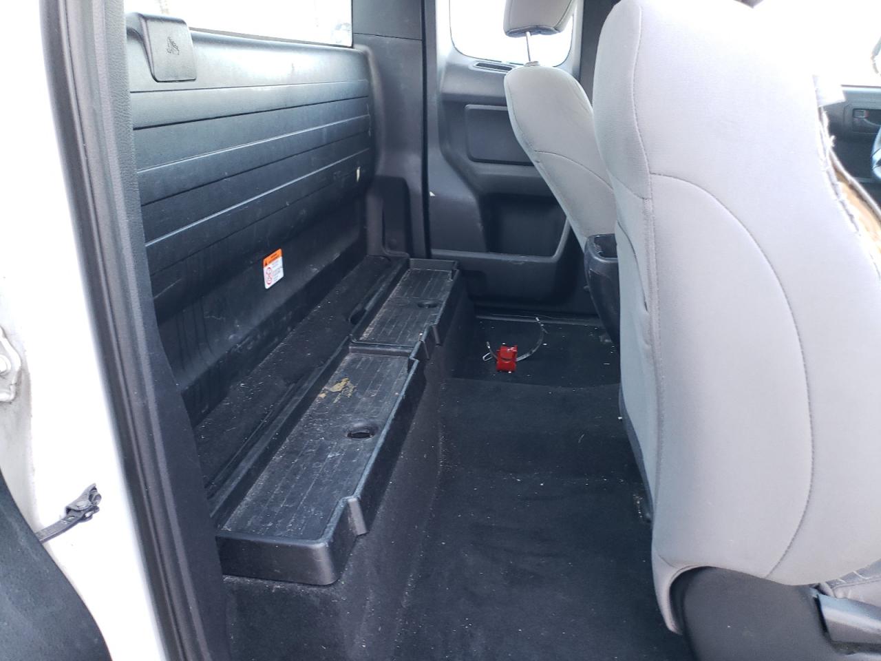 2017 Toyota Tacoma - Image 10